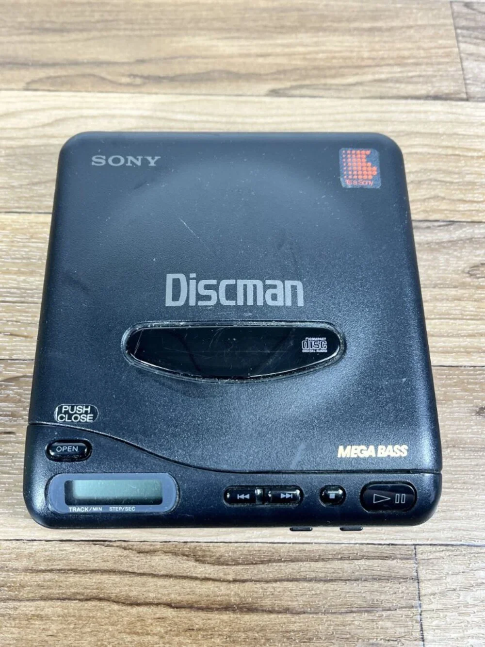 Sony Discman D-11 Mega Bass Portable CD Player 1991 Works